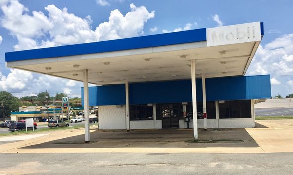 McCann Retail Building: 1026 McCann Road, Longview, TX 75601